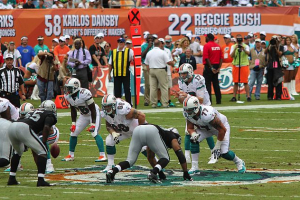Miami Dolphins vs Oakland Raiders <br/>Wikimedia Commons/June Rivera