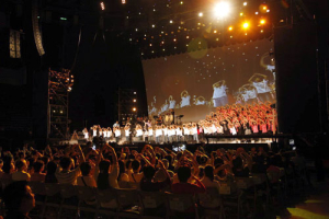 In their Taiwan tour from July 20 till July 31, they held concerts in all major cities throughout northern and southern parts of the country, and the last two concerts were held at the Taiwan Arena, which attracted tens of thousands of participants. <br/>SOP