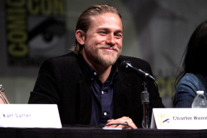 Charlie Hunnam at the 2012 San Diego Comic-Con International in San Diego, California.<br />
 <br/>Photo: Gage Skidmore / Wikimedia Commons / CC