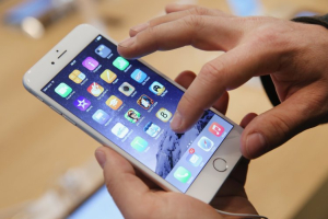 Hundreds of iPhone 6 users experience 'Touch Disease' issue <br/>Metro.co