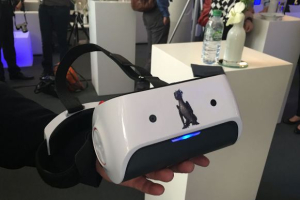 Qualcomm's VR headset at IFA 2016.   <br/>CNET