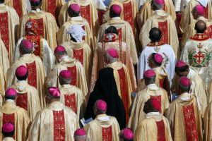 Bishops attend a mass leaded by Pope Francis for the canonisation of Mother Teresa of Calcutta in Saint Peter's Square at the Vatican September 4, 2016.  <br/>REUTERS/Stefano Rellandini