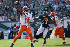 Cleveland Browns quarterback Robert Griffin III (10) passes in front of the rush attempt of Philadelphia Eagles linebacker Nigel Bradham (53) during the second half at Lincoln Financial Field. Mandatory Credit: The Philadelphia Eagles won 29-10. <br/> Bill Streicher-USA TODAY Sports