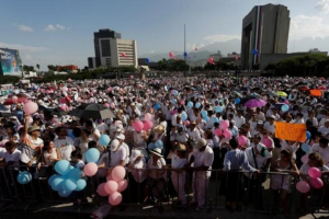 Thousands of Catholics and conservatives gather together against the legalization of gay marriage and to defend their interpretation of traditional family values in Monterrey City, Mexico September 10, 2016.  <br/>
