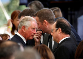Britain's Prince Charles (L) and French President Francois Hollande (R) are seen upon their arrival to attend the funeral of former Israeli President Shimon Peres at Mount Herzl cemetery in Jerusalem September 30, 2016. REUTERS/Baz Ratner <br/>