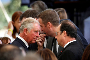 Britain's Prince Charles (L) and French President Francois Hollande (R) are seen upon their arrival to attend the funeral of former Israeli President Shimon Peres at Mount Herzl cemetery in Jerusalem September 30, 2016. REUTERS/Baz Ratner <br/>