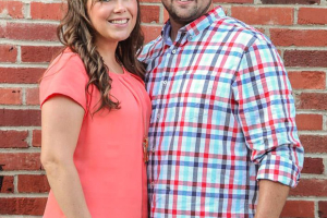 Former '19 Kids and Counting' stars Josh and Anna Duggar celebrates eighth wedding anniversary.  <br/>Photo: Duggar Family Official / Facebook