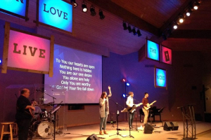 A Contemporary Worship team leads the congregation. <br/>Wikimedia Commons