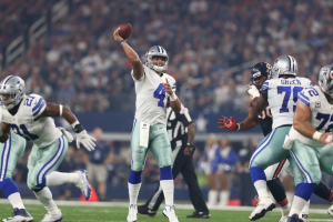 Dallas Cowboys quarterback Dak Prescott (4) throws in the pocket against the Chicago Bears at AT&T Stadium.  <br/>Matthew Emmons-USA TODAY Sports