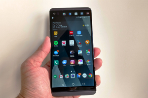 LG V30 could be released in August 2017 <br/>SlashGear