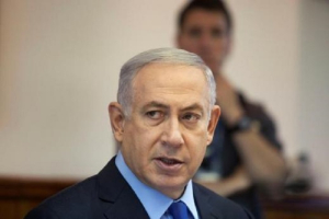 Israeli Prime Minister Benjamin Netanyahu attends the weekly cabinet meeting in Jerusalem July 10, 2016.  <br/>Reuters/Dan Balilty/Pool 