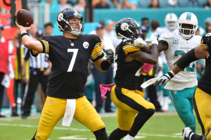 Pittsburgh Steelers quarterback Ben Roethlisberger (7) attempts a pass against the Miami Dolphins during the second half at Hard Rock Stadium. The Miami Dolphins defeat the Pittsburgh Steelers 30-15.  <br/>Jasen Vinlove-USA TODAY Sports