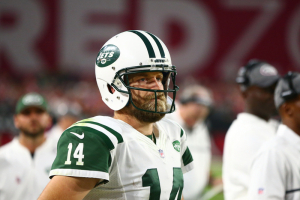  New York Jets quarterback Ryan Fitzpatrick (14) reacts after being benched in the fourth quarter against the Arizona Cardinals at University of Phoenix Stadium. The Cardinals defeated the Jets 28-3.  <br/>Mark J. Rebilas-USA TODAY Sports