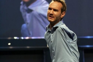 Nick Vujicic, a man born without arms or legs, is the author of the new book Life Without Limits: Inspiration for a Ridiculously Good Life. <br/>Life Without Limbs