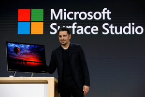 Panos Panay, Corporate Vice President for Surface Computing holds the new Microsoft Surface Studio computer at a live event in the Manhattan borough of New York City, October 26, 2016. REUTERS/Lucas Jackson <br/>