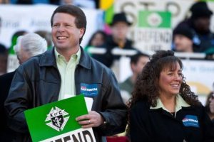 Jim Bob Duggar (L) and his wife Michelle Duggar (R) in Columbia, South Carolina, on the steps of the State House January 14, 2012.  <br/>Photo: REUTERS / Chris Keane