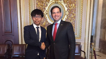 Joshua Wong with US Senator Marco Rubio in Washington, DC on Nov 16, 2016.  <br/>JoshuaWongChiFung/Facebook