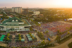 An aerial shot of the crowd that gathered for the Myanmar Festival.  <br/>Facebook/Franklin Graham
