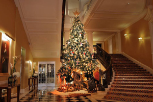 Dolce Gabbana’s Christmas tree for Claridge’s 2014 <br/>