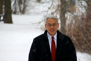 In this photo, Rev. Yuan Zhiming arrives at the snow-covered Toronto. <br/>Yuan Zhiming's Blog
