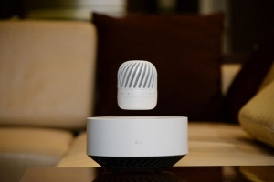 The LG PJ9 is a levitating portable speaker that is set to debut at CES 2017. It will be able to recharge itself automatically when its 10-hour battery life starts to run low. <br/>LG