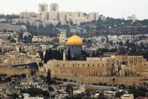 A general viewof Jerusalem's old city shows the Dome of the Rock in the compound known to Muslims as Noble Sanctuary and to Jews as Temple Mount, October 25, 2015. <br />
<br />
 <br/>Reuters/Amir Cohen