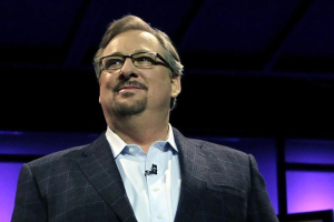 Pastor Rick Warren of Saddleback Church in California revealed he will be speaking at the National Prayer Breakfast in Washington, D.C., on Thursday, Feb. 2, 2017. He said he believes the annual event is particularly important this year as America has become divided following the presidential election.<br />
 <br/>Joy