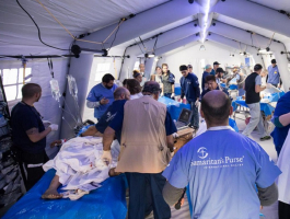 Franklin Graham, CEO of the humanitarian aid organization Samaritan’s Purse, said the hospital they set up outside Mosul in Iraq is treating not only civilians but wounded ISIS soldiers as well. The Emergency Field Trauma Hospital of Samaritan's Purse in Mosul, Iraq started operating last month. <br/>Facebook/Franklin Graham