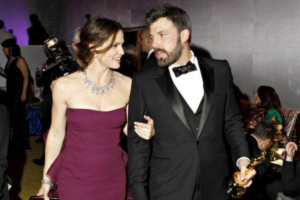 Actors Jennifer Garner and Ben Affleck reportedly now are trying to work things out after announcing their separation in 2015. The two are not 
