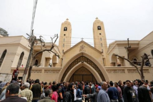 Egyptians gather in front of a Coptic church that was bombed on Sunday in Tanta, Egypt, April 9, 2017. <br />
 <br/>Reuters/Mohamed Abd El Ghany