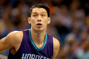 Jeremy Lin of the Brooklyn Nets has defended Steph Curry after President Trump said he withdrew the Golden State Warriors star's invitation to the White House. <br/>Getty Images