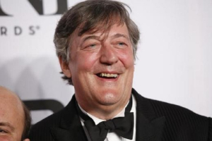 Actor Stephen Fry arrives for the American Theatre Wing's 68th annual Tony Awards at Radio City Music Hall in New York. <br/>Reuters/Andrew Kelly