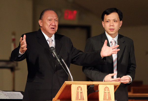 Renown Chinese Indonesian evangelist Stephen Tong’s 2011 San Diego evangelistic rally held from April 8th to 10th concluded successfully. About 2,000 people turn out to the event and hundreds more listened to his message delivered for believers. <br/>STEMI