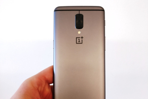 Leaked OnePlus 5 prototype <br/>Android Authority
