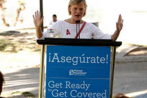 Actress Martha Plimpton speaks during an Affordable Care Act outreach event hosted by Planned Parenthood for the Latino community in Los Angeles, California September 28, 2013.  <br/>Reuters