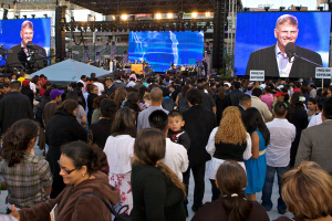 More than 1,500 people came onto the field during Franklin Graham's invitation at the Festival de Esperanza on Sunday, June 26, 2011 in Los Angeles, California. <br/>Scott Tokar