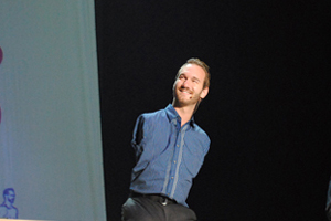 Australian limbless evangelist Nick Vujicic was invited by Eden Social Welfare Foundation in Taiwan to speak at a series of conferences titled “Never Give Up” held in Taichung, Taipei, and Kaohsiung beginning from July 1. Over 40,000 participants were recorded, setting a new benchmark. <br/>Eden Social Welfare Foundation