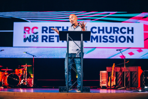 Francis Chan speaks at the 