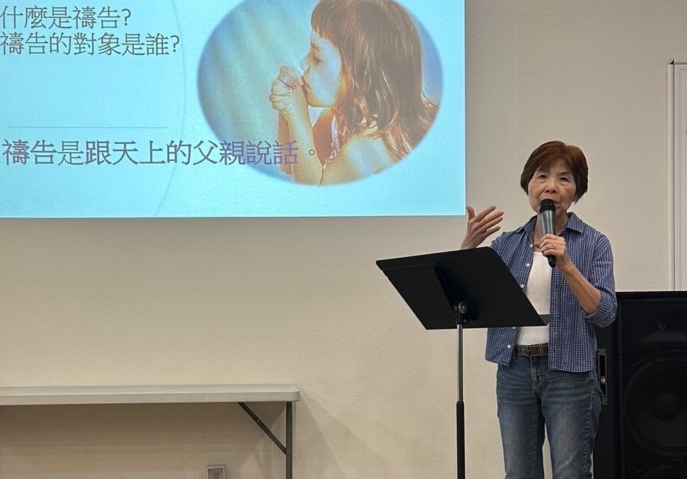 Rev. Yuan Preaching( Photo by Rev. Yuan Rou-Her)