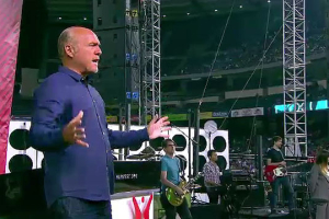 Evangelist and pastor Greg Laurie speaks to thousands of people gathered for Anaheim 2011 at Angel Stadium in Anaheim, Calif., on Friday, August 12, 2011. <br/>Harvest via The Christian Post