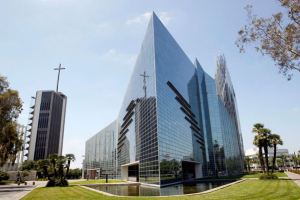 A view of Crystal Cathedral in Garden Grove, California August 10, 2011. The bankruptcy sale of Crystal Cathedral, the glass-walled Orange County church known for its <br/>REUTERS/Alex Gallardo