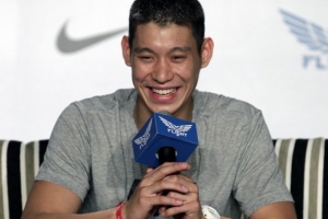 NBA sensation Jeremy Lin attends a news conference during his Taipei tour in downtown Taipei. <br/>Pichi Chuang / Reuters