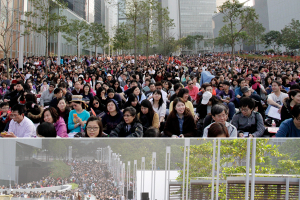 This past Sunday, about 5,000 Christians in Hong Kong gathered at the Tamar government headquarters park demonstrating against a public consultation on same-sex marriage laws. <br/>Gospel Herald