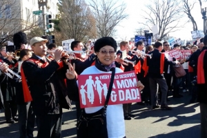 While the media is inundated with pro-gay messages, over 350 Chinese Christians from New York traveled to Washington D.C. on March 26 to voice their opposition against same-sex marriage for the welfare of their future generations. <br/>New York Harvest Bread of Life Church