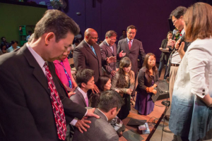 Popular Chinese Christian worship ministry Stream of Praise Ministries ordained five of their long-time co-workers as reverend and pastors on June 2nd. <br/>Stream of Praise Ministry