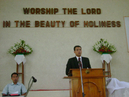 In this file photo, Dr. T.L. Angan Haokip preaches an Easter Sunday sermon at the Kuki Worship Service in Bangalore, where he has served as pastor since November 12, 2006. <br/>(Photo: KWSB / File)
