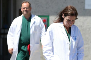 San Francisco General Hospital chief of surgery Dr. Margaret Knudson (R) and chief of neurology Geoffrey Manley (L) arrive for a news conference at San Francisco General Hospital . Hospital officials announced a third victim from the crash of Asiana Airlines flight 214 died early Friday. <br/>Getty Images