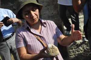 Gulgun Koroglu, art historian and archaeologist at Turkey's Mimar Sinan University of Fine Arts, discusses the discovery of a stone chest found at an excavation site at Balatlar Church in Turkey's Sinop Province. <br/>DHA