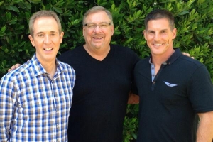 Andy Stanley, Rick Warren, and Craig Groeschel stands together. <br/>Twitter