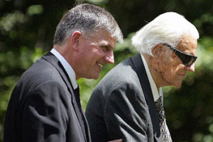Billy Graham (right) celebrates his 89th birthday on 7th November 2007. He is shown here in this 2005 file photo with his son Franklin (left). <br/>(AP/File) 